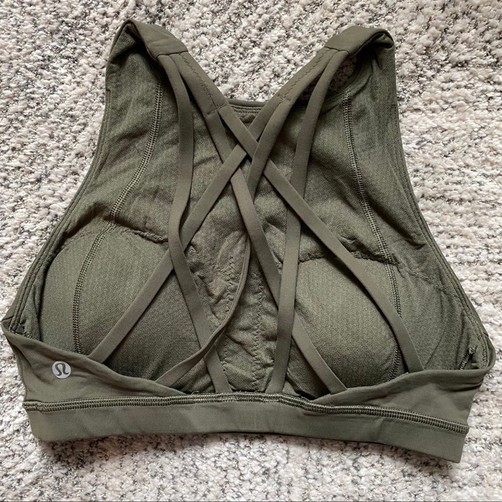 Lululemon free to be serene high neck sports bra 4
